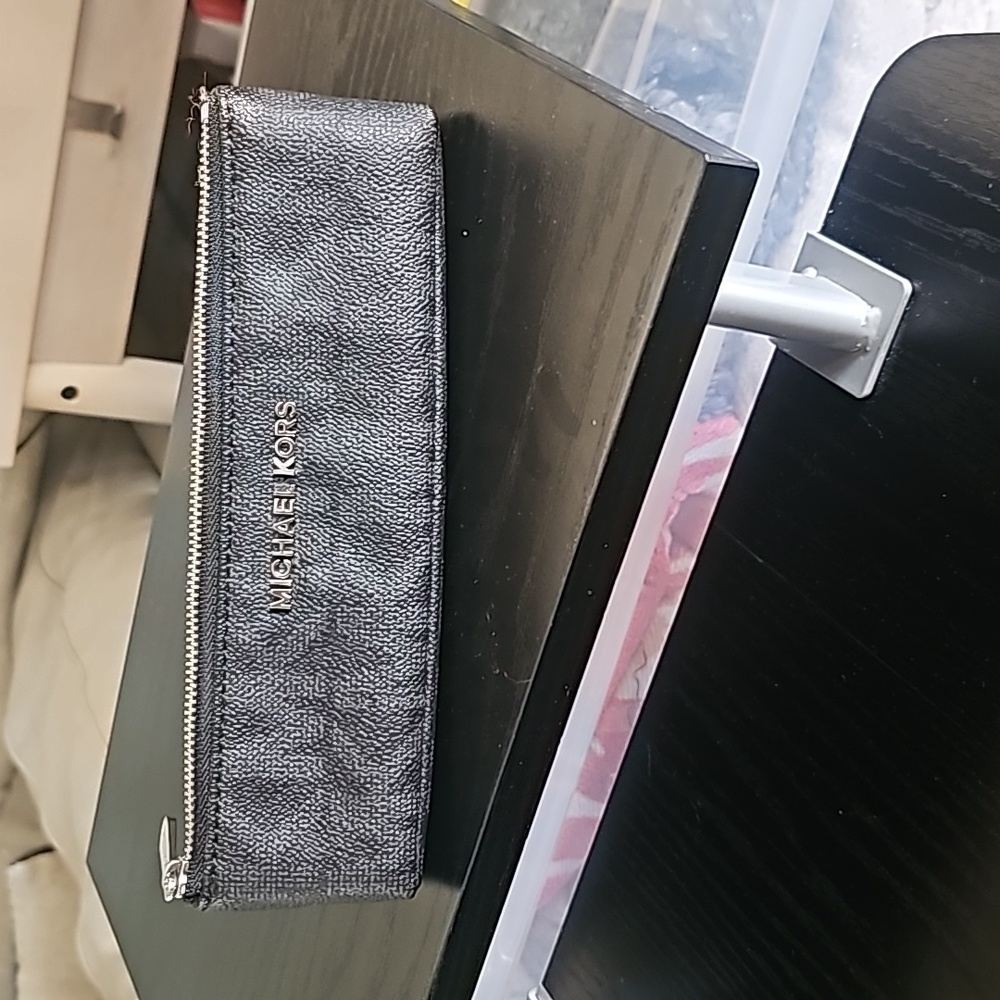 Michael Kors Pouch